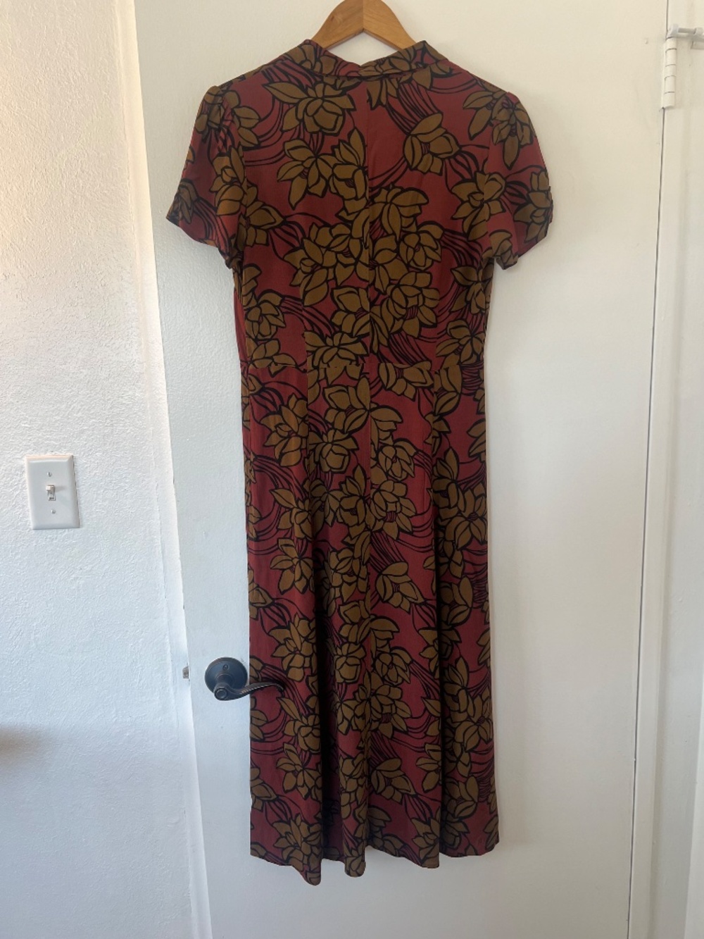 Urban Outfitters Retro Rust Olive Floral Midi Dress with Short Sleeves (M) - Picture 4 of 4